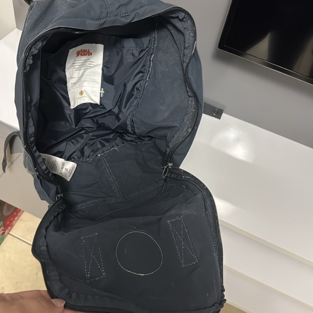 KÅNKEN-  Classic Kånken backpack in hard-wearing Vinylon fabric - Picture 3 of 6
